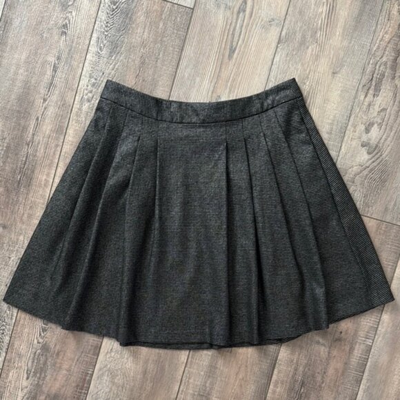 Banana Republic Gray Pleated Mini Skirt - Picture 1 of 6